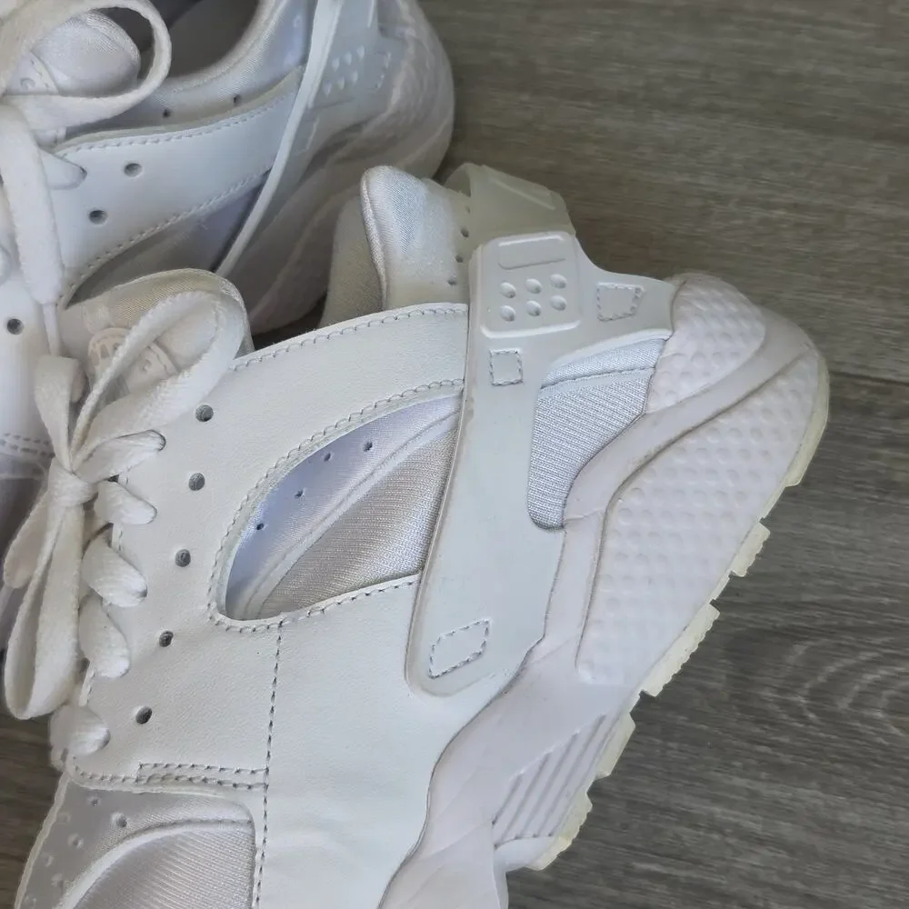 B2 Nike Air Huarache Triple White Women's US 7 Running Shoes (DD1068-102)